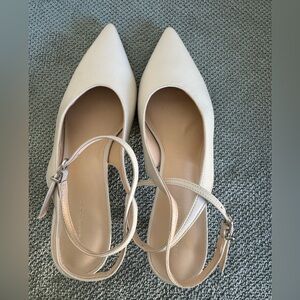 Anthropologie Elegant Cream Pointed Women's Shoes Ankle - Wrap